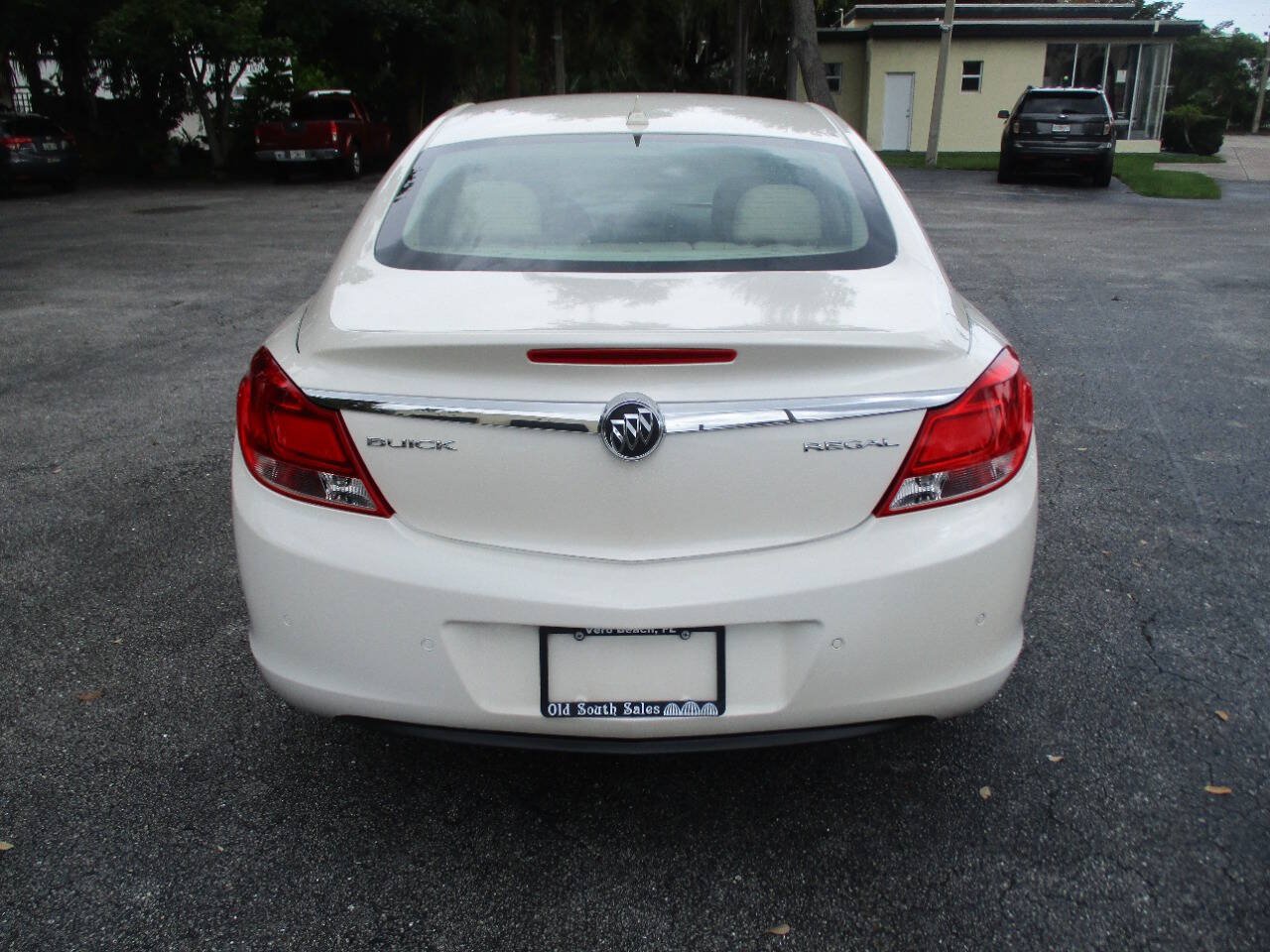 Used 2012 Buick Regal Premium FWD image 8