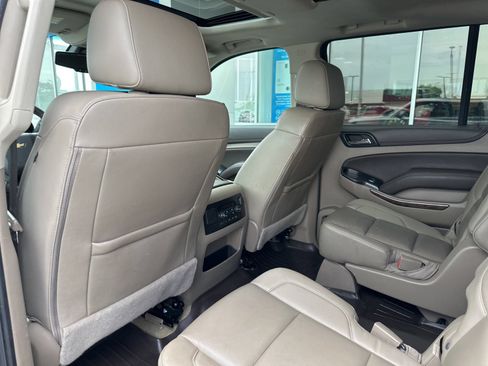 Used 2018 Chevrolet Suburban LT AWD/4WD image 17