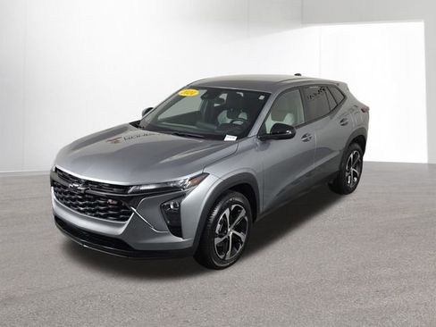 Used 2024 Chevrolet Trax RS w/ Driver Confidence Package image 43