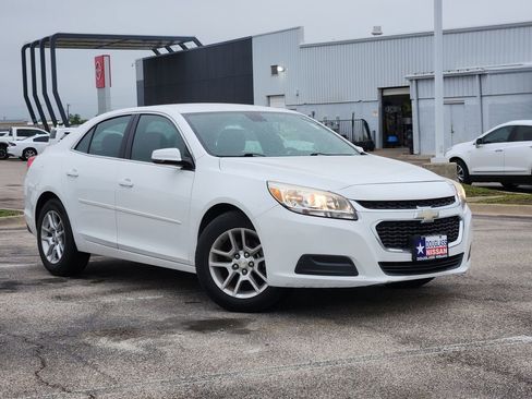 Used 2015 Chevrolet Malibu LT w/ Power Convenience Package FWD image 1
