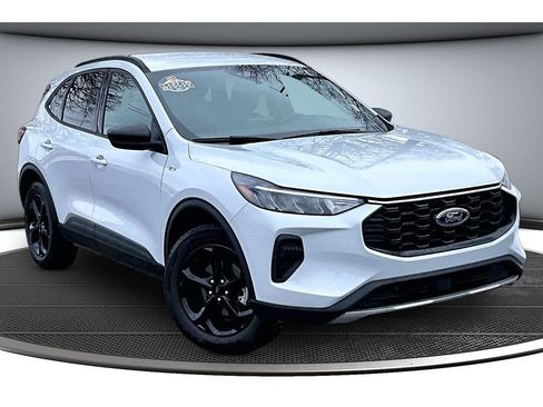 Used 2025 Ford Escape ST-Line image 13