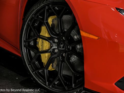 Used 2023 Lamborghini Huracan EVO image 4