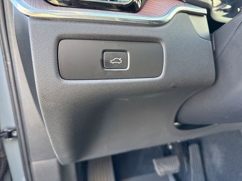 Used 2023 Volvo XC60 B5 Ultimate image 20