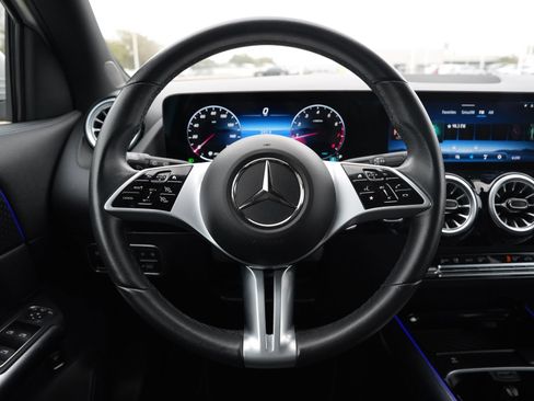 Used 2025 Mercedes-Benz GLA 250 image 10