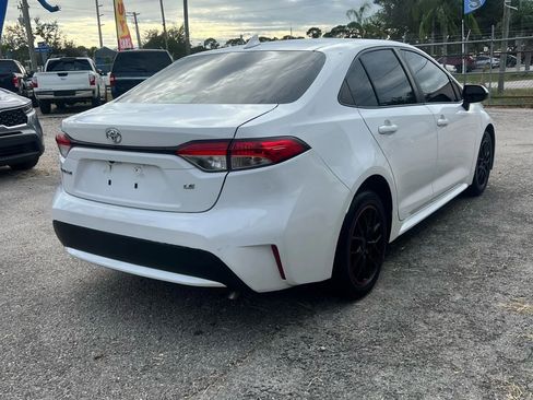 Used 2021 Toyota Corolla LE FWD image 4