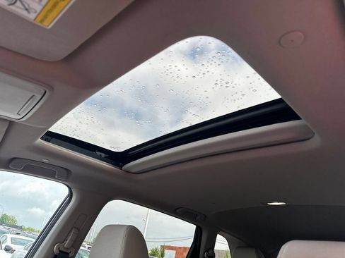 Used 2023 Honda CR-V EX image 5