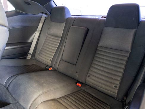 Used 2012 Dodge Challenger SXT image 20