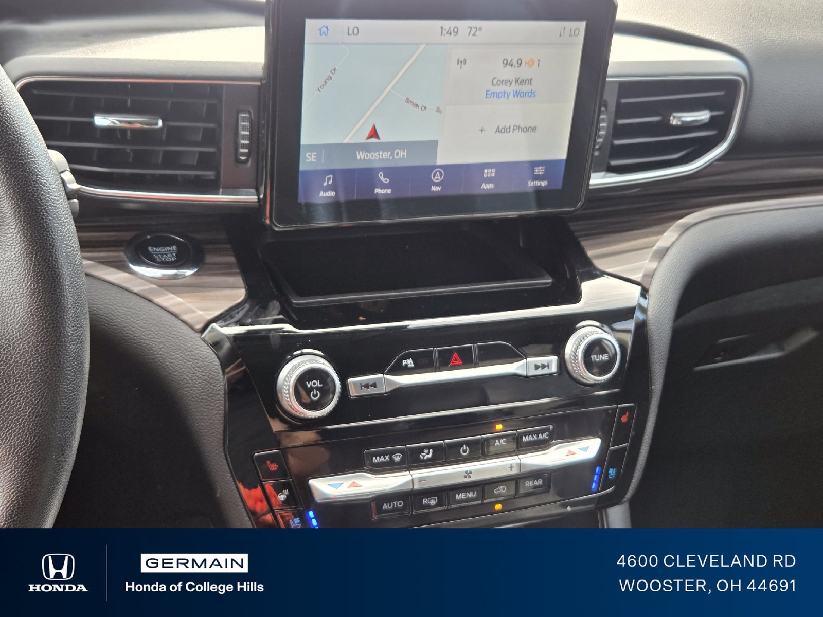 Used 2024 Ford Explorer Limited AWD/4WD image 12