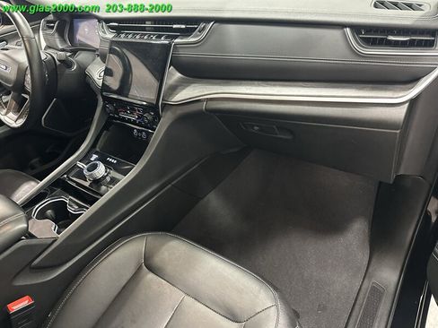 Used 2022 Jeep Grand Cherokee L Limited AWD/4WD image 5