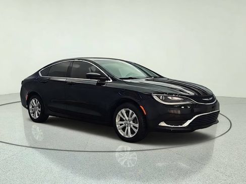 Used 2016 Chrysler 200 Limited w/ Anniversary Edition FWD image 8