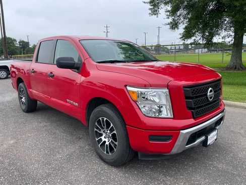 Used 2022 Nissan Titan SV RWD image 8