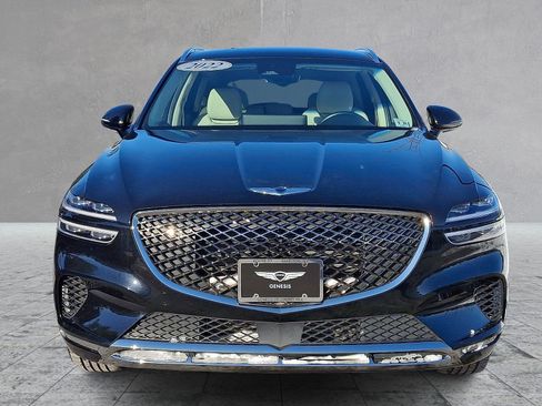 Certified 2022 Genesis GV70 2.5T image 3