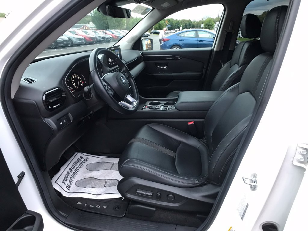 Certified 2025 Honda Pilot EX-L image 4