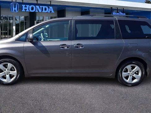 Used 2011 Toyota Sienna LE image 5