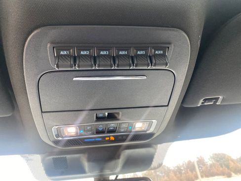 Used 2024 Ford F250 Platinum w/ FX4 Off-Road Package image 42