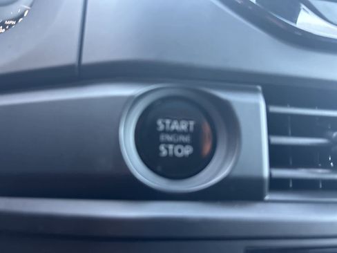 Used 2025 Nissan Pathfinder S image 28