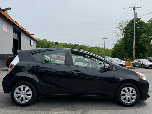 Used 2014 Toyota Prius C One FWD image 7