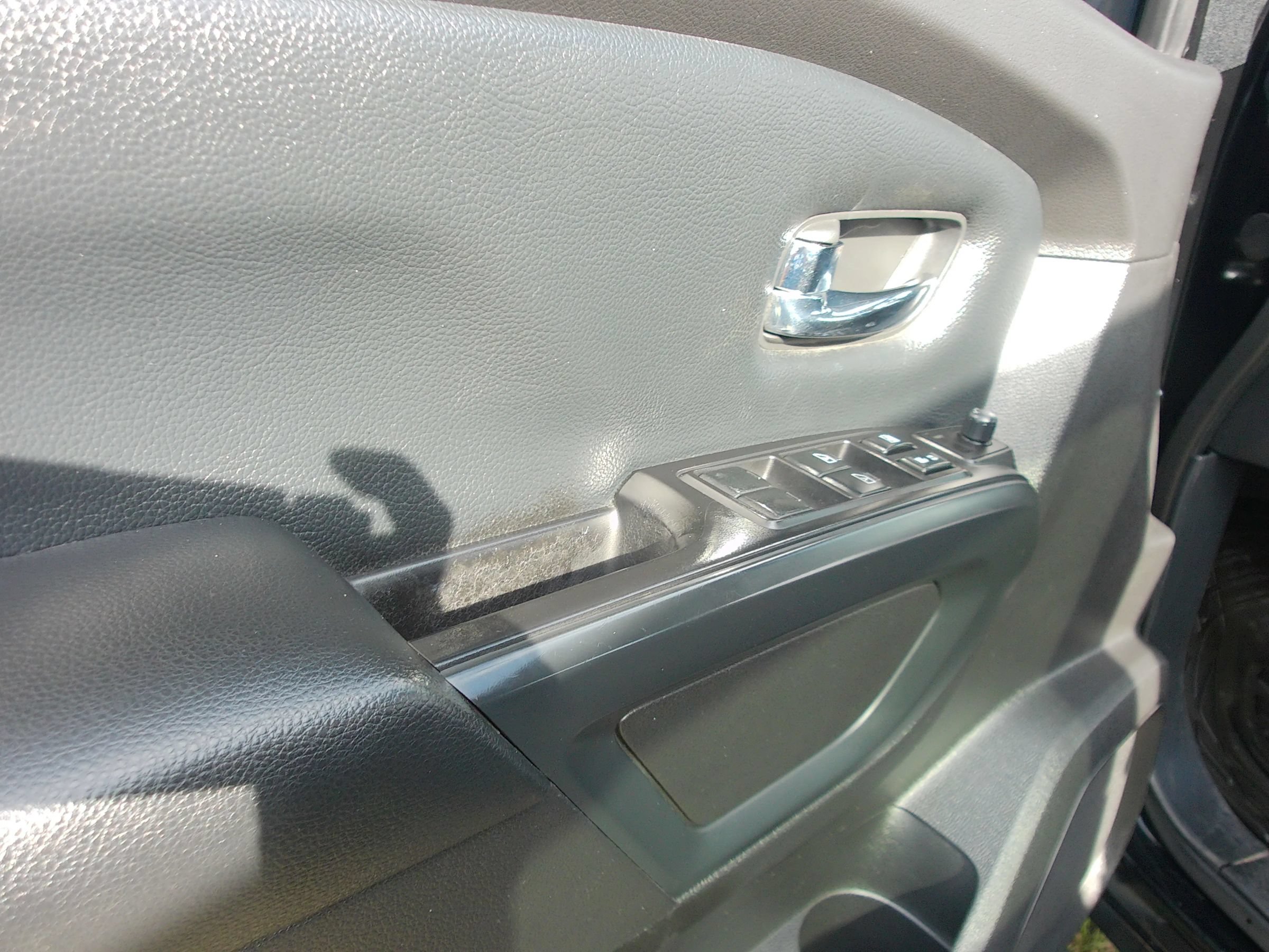 Used 2018 Nissan Titan SV w/ SV Convenience Package AWD/4WD image 11