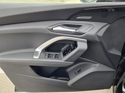 New 2025 Audi Q5 Prestige image 17