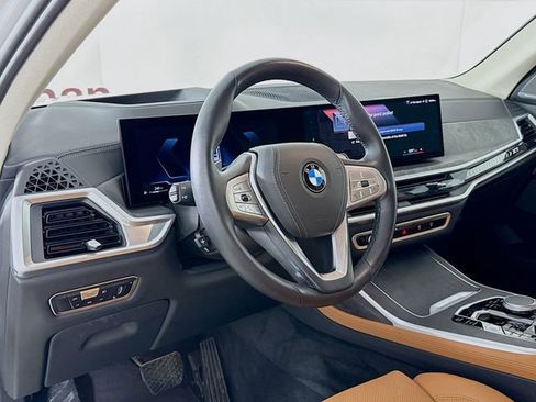 Used 2023 BMW X7 xDrive40i w/ Premium Package image 9