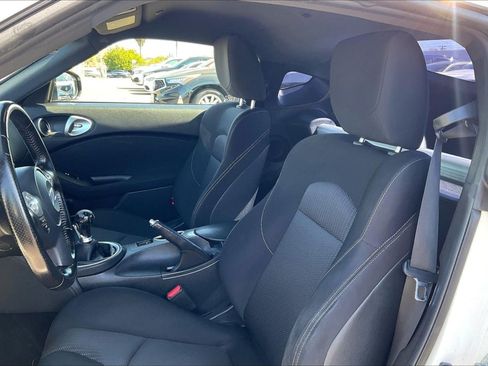 Used 2020 Nissan 370Z Coupe RWD image 22