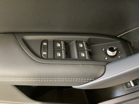 Certified 2025 Audi Q5 2.0T Premium Plus w/ Premium Plus Package image 19