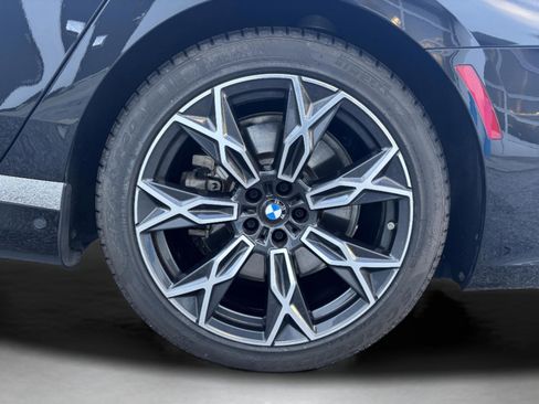 Used 2024 BMW i7 eDrive50 w/ Executive Package image 7