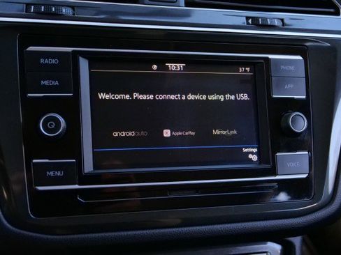 Used 2020 Volkswagen Tiguan S image 12