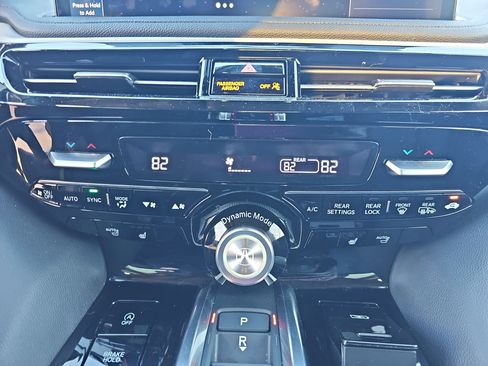 Used 2025 Acura MDX SH-AWD image 22