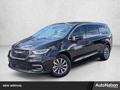Used 2022 Chrysler Pacifica Touring-L