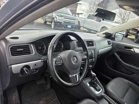 Used 2012 Volkswagen Jetta TDI image 10