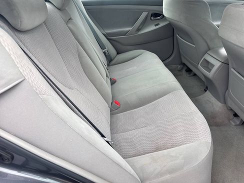 Used 2010 Toyota Camry LE FWD image 16