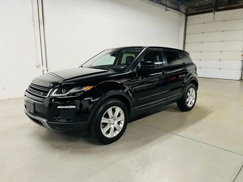 Used 2017 Land Rover Range Rover Evoque SE AWD/4WD image 2