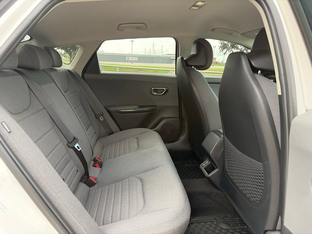 Used 2025 Kia K4 EX FWD image 34