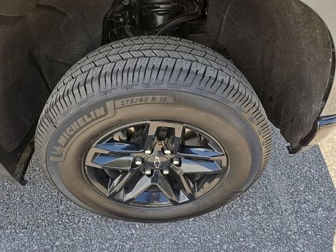 Used 2021 Chevrolet Silverado 1500 LT Trail Boss w/ Bed Protection Package AWD/4WD image 9