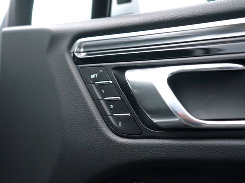 Used 2016 Porsche Macan S AWD/4WD image 31