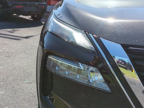 Certified 2023 Nissan Rogue SV image 11