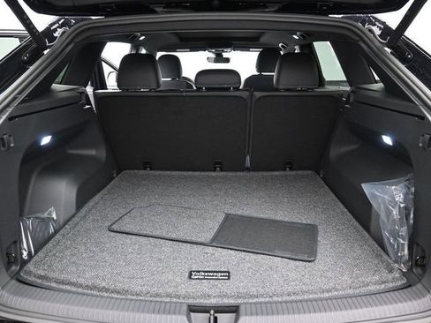 New 2026 Volkswagen Atlas Cross Sport SE image 12