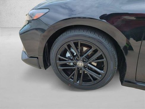 Used 2025 Toyota Camry SE FWD image 23