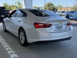 Used 2018 Chevrolet Malibu Hybrid w/ Leather Package image 4