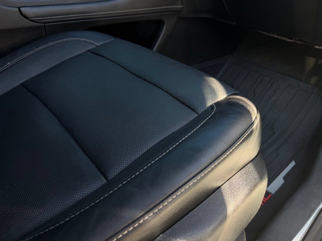 Used 2020 GMC Acadia SLT w/ Trailering Package FWD image 36