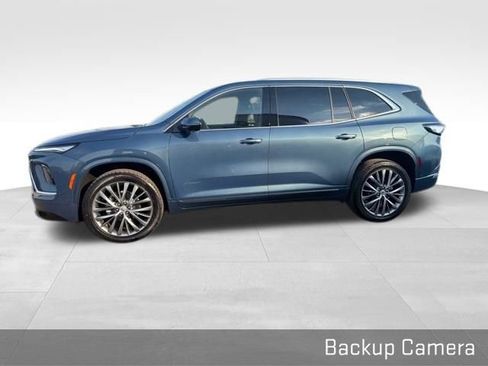 Used 2025 Buick Enclave Avenir w/ Super Cruise Package image 10