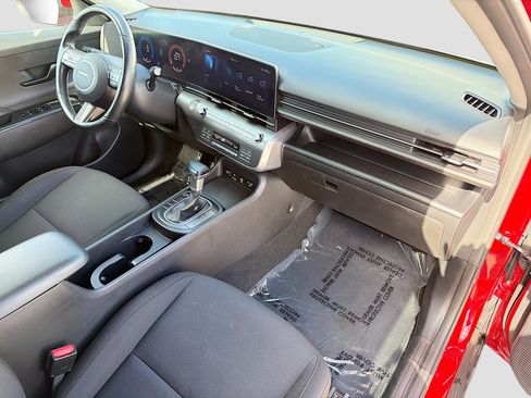 Used 2025 Hyundai Kona SEL FWD image 12
