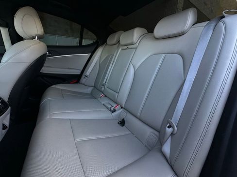 Used 2022 Genesis G70 2.0T image 23