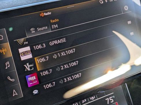 Used 2023 Audi e-tron Premium w/ Convenience Plus Package image 14