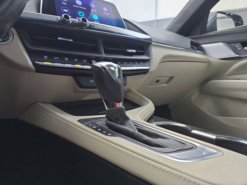 Used 2022 Cadillac CT4 Luxury w/ Sun And Sound Package RWD image 32
