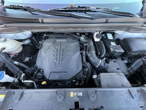 Used 2022 Kia Carnival LX image 24