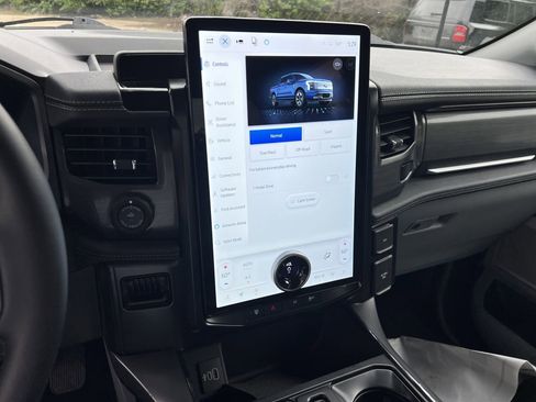 Used 2025 Ford F150 Lightning Flash AWD/4WD image 8