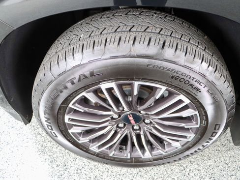 Used 2025 GMC Yukon XL Elevation w/ Elevation Premium Package image 11