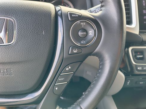 Used 2017 Honda Pilot Touring image 35